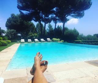 Kelly Brook feet photo thumbnail