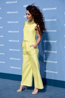 Vanessa Hudgens feet photo thumbnail
