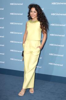 Vanessa Hudgens feet photo thumbnail
