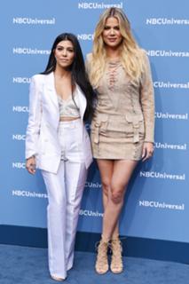Khloé Kardashian feet photo thumbnail