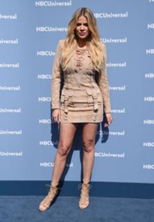 Khloé Kardashian feet photo thumbnail