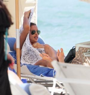 Irina Shayk feet photo thumbnail