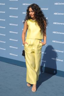 Vanessa Hudgens feet photo thumbnail