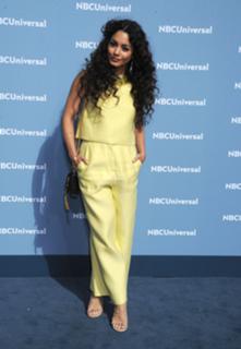 Vanessa Hudgens feet photo thumbnail