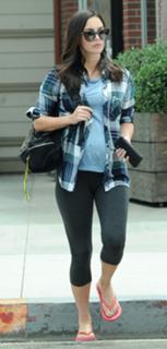 Megan Fox feet photo thumbnail