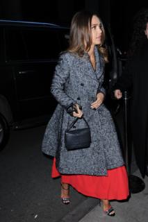 Jessica Alba feet photo thumbnail