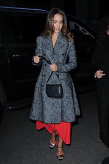 Jessica Alba feet photo thumbnail
