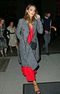 Jessica Alba feet photo thumbnail