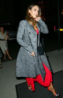 Jessica Alba feet photo thumbnail