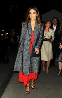 Jessica Alba feet photo thumbnail