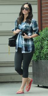 Megan Fox feet photo thumbnail