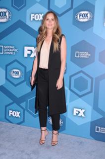 Leighton Meester feet photo thumbnail