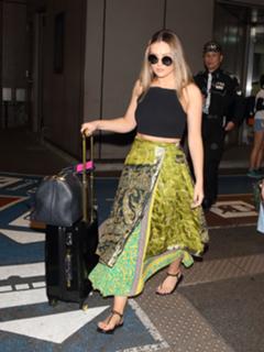 Perrie Edwards feet photo thumbnail