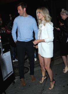 Julianne Hough feet photo thumbnail