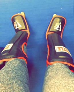 Demi Lovato feet photo thumbnail