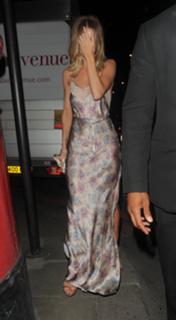 Rosie Huntington-Whiteley feet photo thumbnail