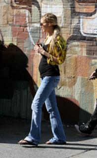 Nicole Richie feet photo thumbnail
