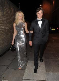 Pixie Lott feet photo thumbnail