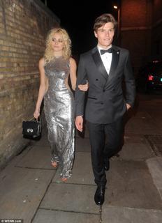 Pixie Lott feet photo thumbnail