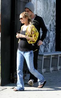Nicole Richie feet photo thumbnail