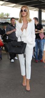 Rosie Huntington-Whiteley feet photo thumbnail