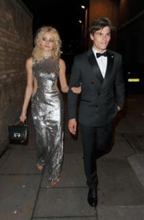 Pixie Lott feet photo thumbnail