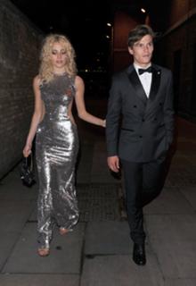 Pixie Lott feet photo thumbnail
