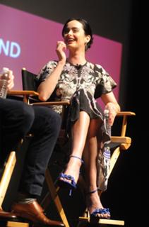Krysten Ritter feet photo thumbnail