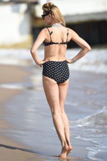 Petra Nemcova feet photo thumbnail