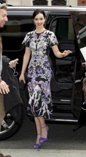 Krysten Ritter feet photo thumbnail