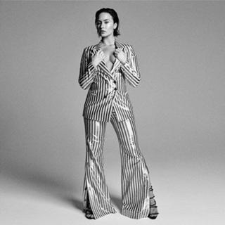 Demi Lovato feet photo thumbnail
