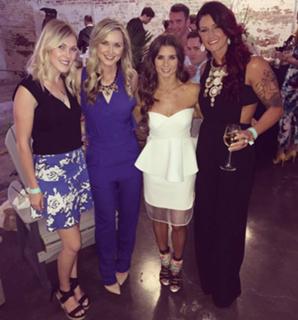 Danica Patrick feet photo thumbnail