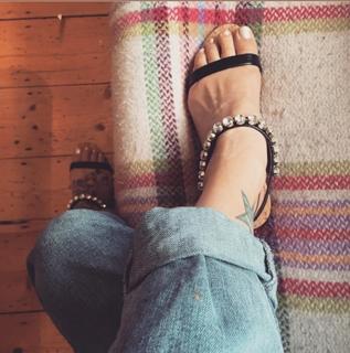 Fearne Cotton feet photo thumbnail