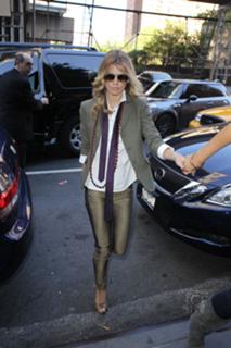AnnaLynne McCord feet photo thumbnail