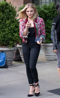 Chloë Grace Moretz feet photo thumbnail