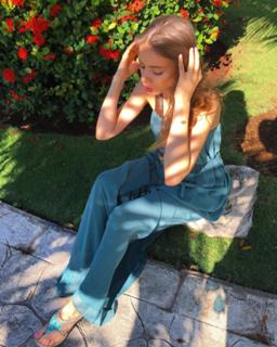 Xenia Tchoumitcheva feet photo thumbnail