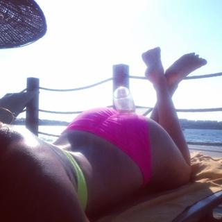Dorota Rabczewska feet photo thumbnail