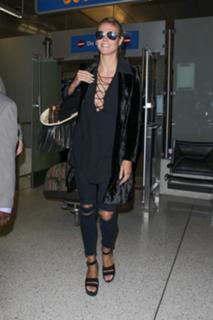 Heidi Klum feet photo thumbnail