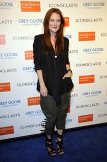 Julianne Moore feet photo thumbnail