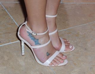Lea Michele feet photo thumbnail