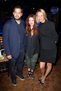 Julianne Moore feet photo thumbnail