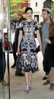 Krysten Ritter feet photo thumbnail