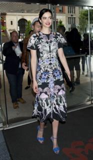 Krysten Ritter feet photo thumbnail