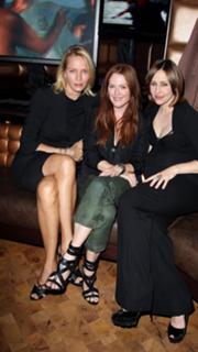 Uma Thurman feet photo thumbnail