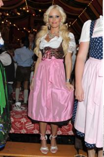 Daniela Katzenberger feet photo thumbnail