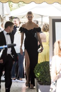 Karlie Kloss feet photo thumbnail