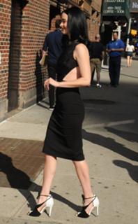 Krysten Ritter feet photo thumbnail