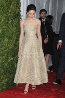 Emmy Rossum feet photo thumbnail