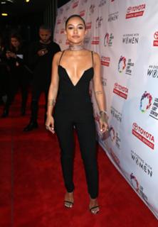Karrueche Tran feet photo thumbnail