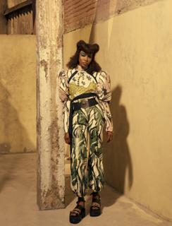 Naomi Campbell feet photo thumbnail